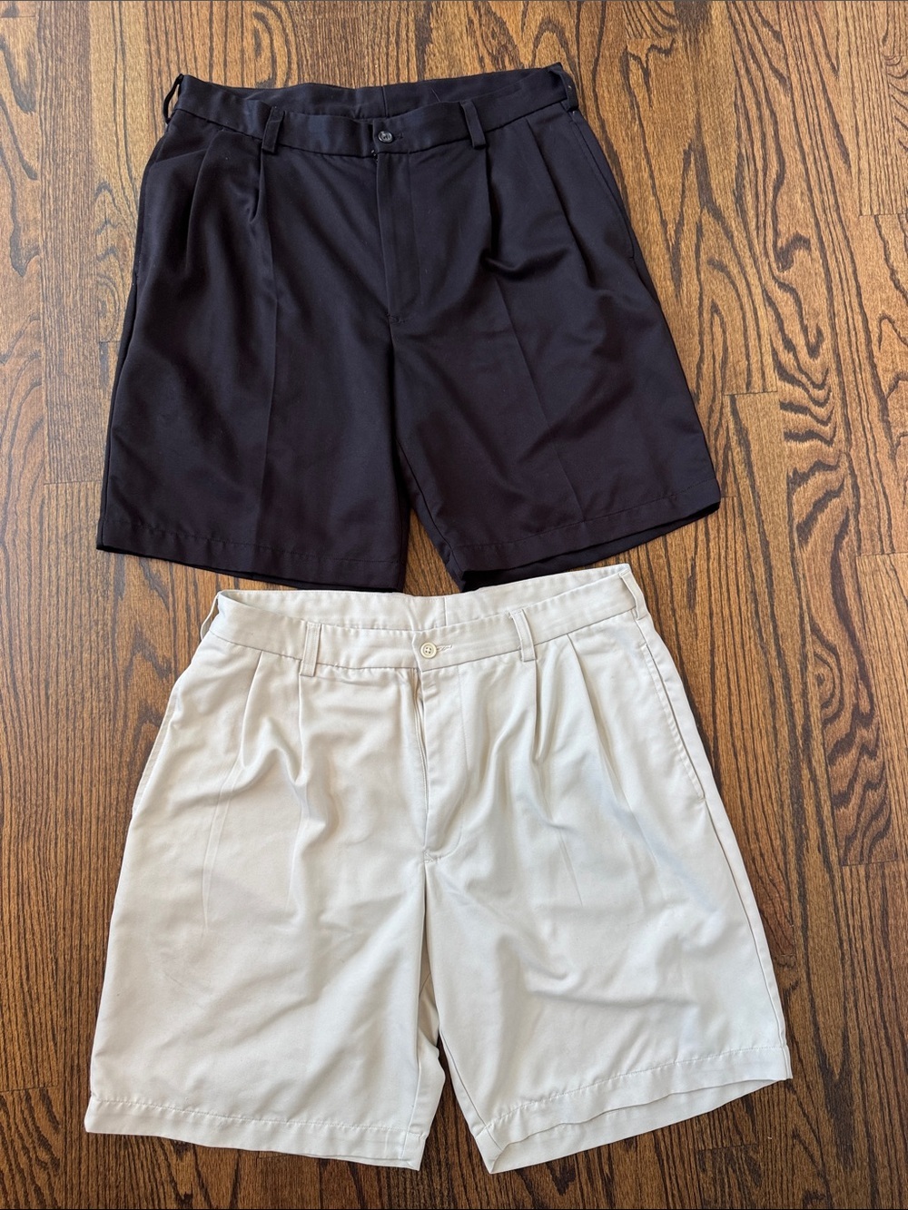 Men's Subtle pleats front Shorts — Black & Cream Style size 33